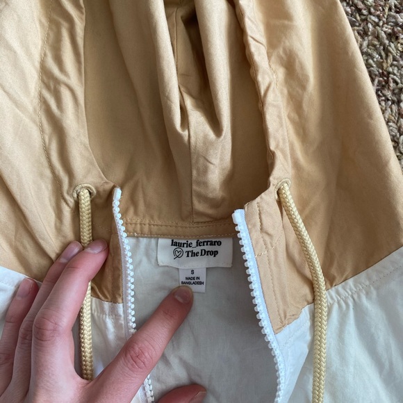 Trendy cream and white light jacket - Picture 3 of 3